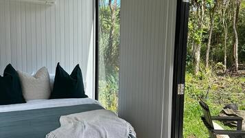 1 habitación y ropa de cama