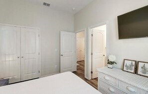 3 bedrooms, iron/ironing board, travel crib, free WiFi