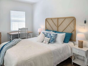 3 bedrooms, desk, travel crib, WiFi