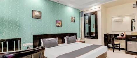 Pengeskab på værelset, mørklægningsgardiner, lydisolering, gratis Wi-Fi