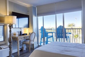 アイロン / アイロン台、WiFi (無料)、ベッドシーツ