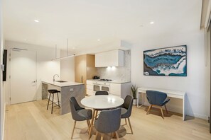 Apartment, Balkon, Stadtblick | Esszimmer