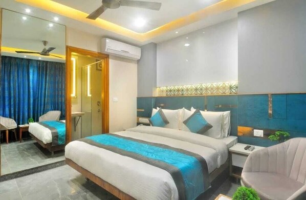 Desk, laptop workspace, free WiFi - HOTEL IMPERIAL VIEW (New Delhi)