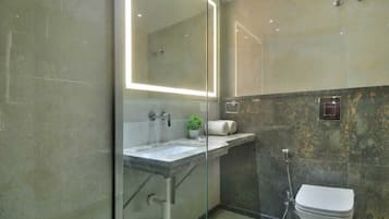 Artículos de tocador gratuitos, toallas, jabón, shampoo