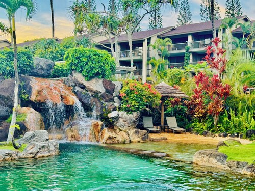 Tropical Paradise #13 at HBR, beach access, AC & kitchenette