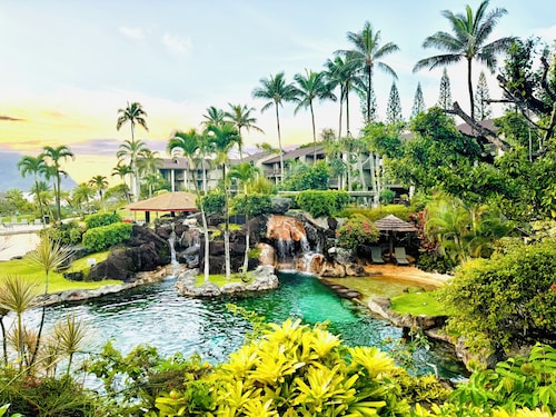 Tropical Paradise #13 at HBR, beach access, AC & kitchenette