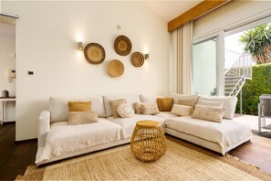 Living area - Villa in Marbella Near Beach (Marbella)