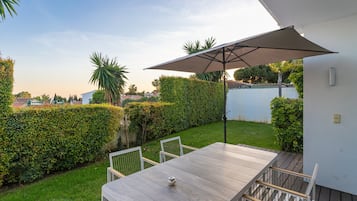 Villa | Dining