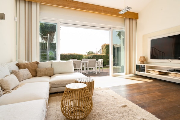 Villa | Living area | Fireplace - Villa in Marbella Near Beach (Marbella)