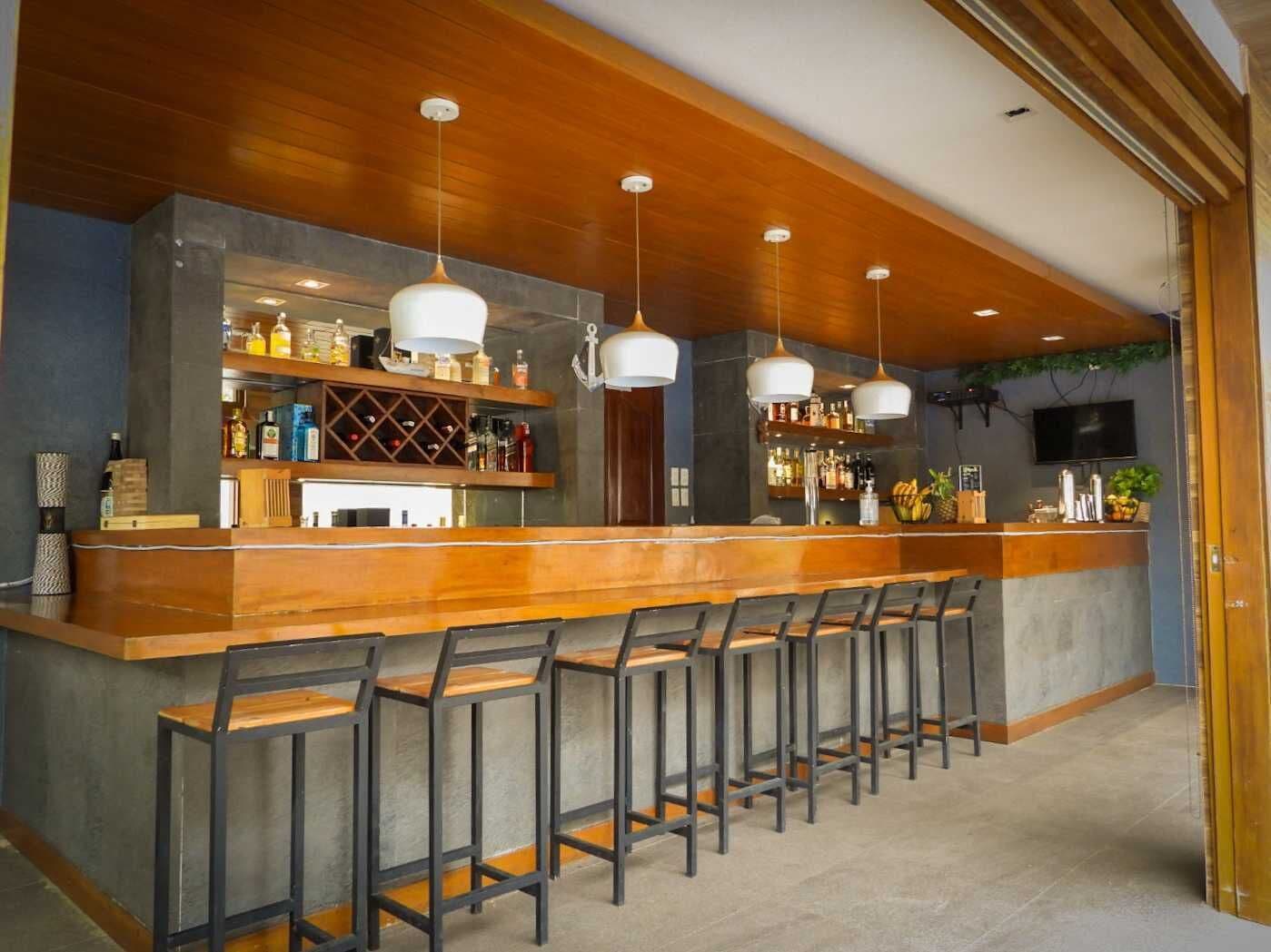 Poolside bar