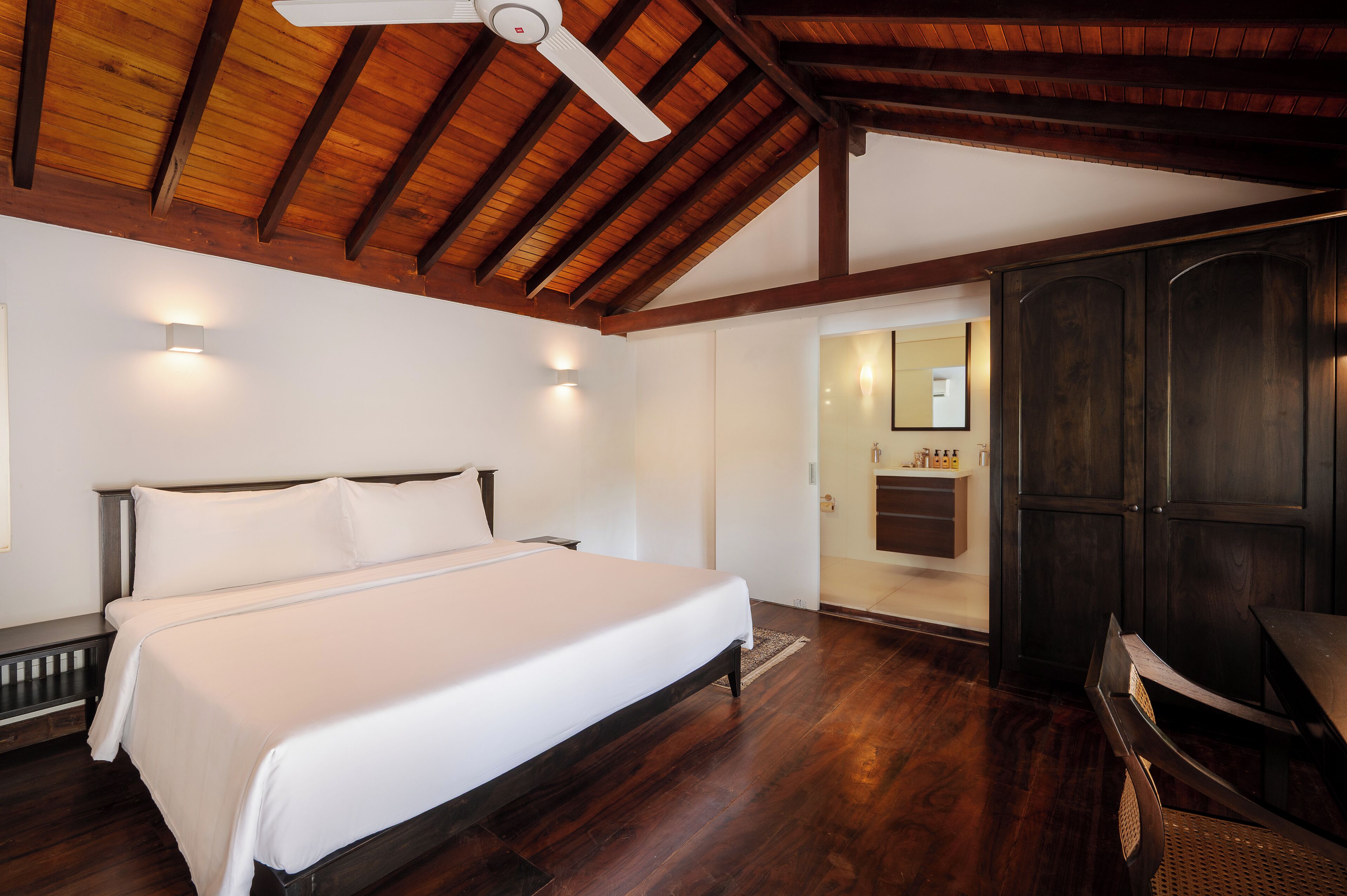 Coffres-forts dans les chambres, Wi-Fi gratuit, draps fournis