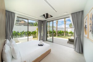 5 Bedroom Villa | In-room safe, iron/ironing board, cribs/infant beds, rollaway beds