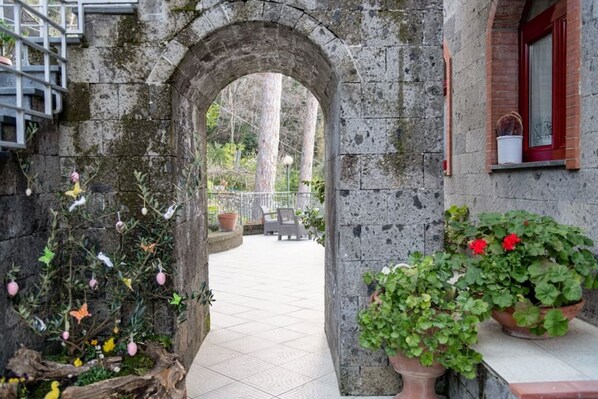 Property grounds - Sea view Rooftop Apartment with Jacuzzi & Garden (Sorrento)