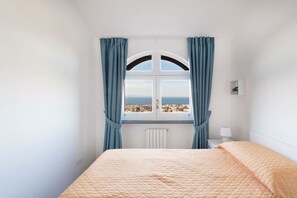 Room - Sea view Rooftop Apartment with Jacuzzi & Garden (Sorrento)
