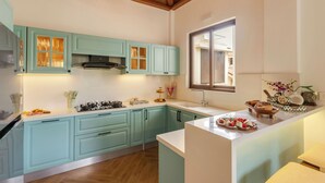 Biệt thự Cao cấp, 3 phòng ngủ | Bếp nhỏ riêng