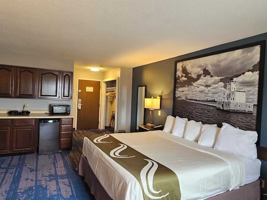 Studio, 1 kingsize-seng, tekjøkken | Skrivebord, wi-fi (inkludert) og sengetøy