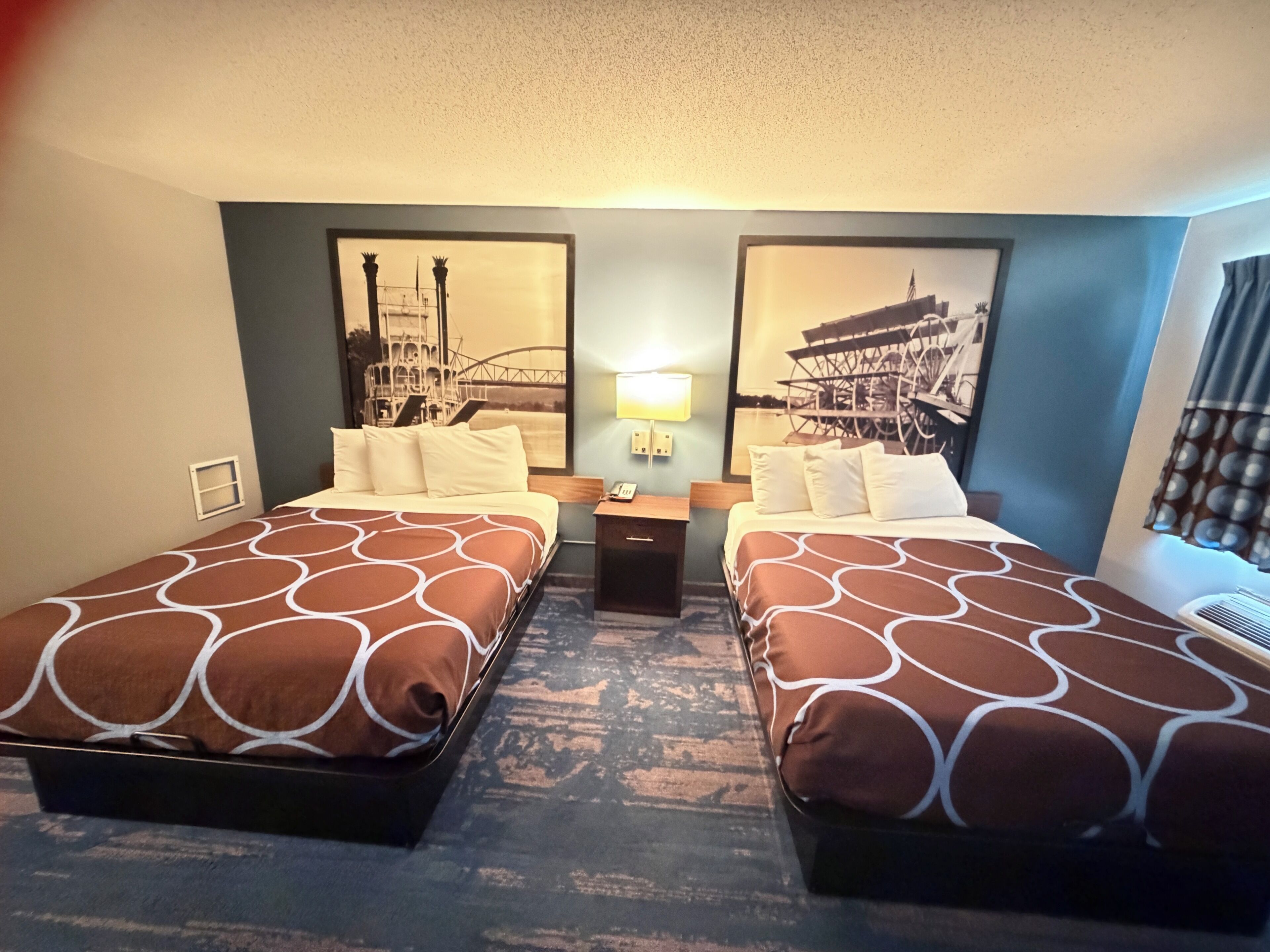 Desk, WiFi (free), bed sheets