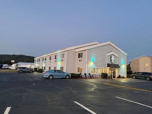 Desk, free WiFi, bed sheets - Northwood Inn Prairie Du Chien (Prairie Du Chien)