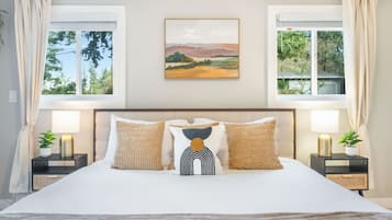 5 bedrooms, desk, iron/ironing board, travel crib