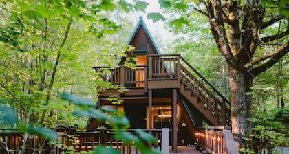 Whispering Timber by Stay in Nest -A Frame/Hot Tub