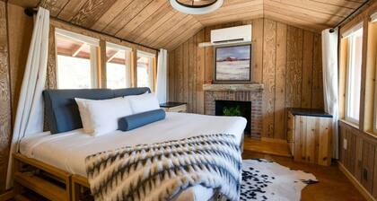 Anasazi Cabin Suite – Private Jacuzzi & Fire Pit!