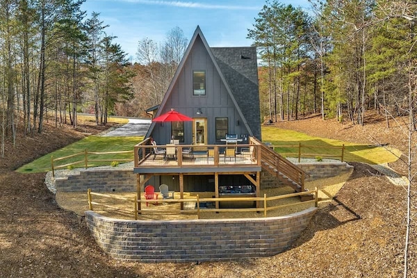 Welcome to our Indian Summer, Lake Adger Home!