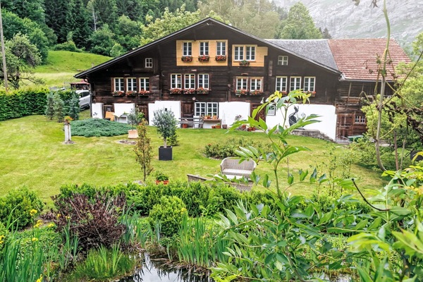 Pflanze, Fenster, Natürliche Landschaft, Natürlichen Umgebung, Gebäude, Wasser, Baum, Haus, Grundstueck, Vegetation