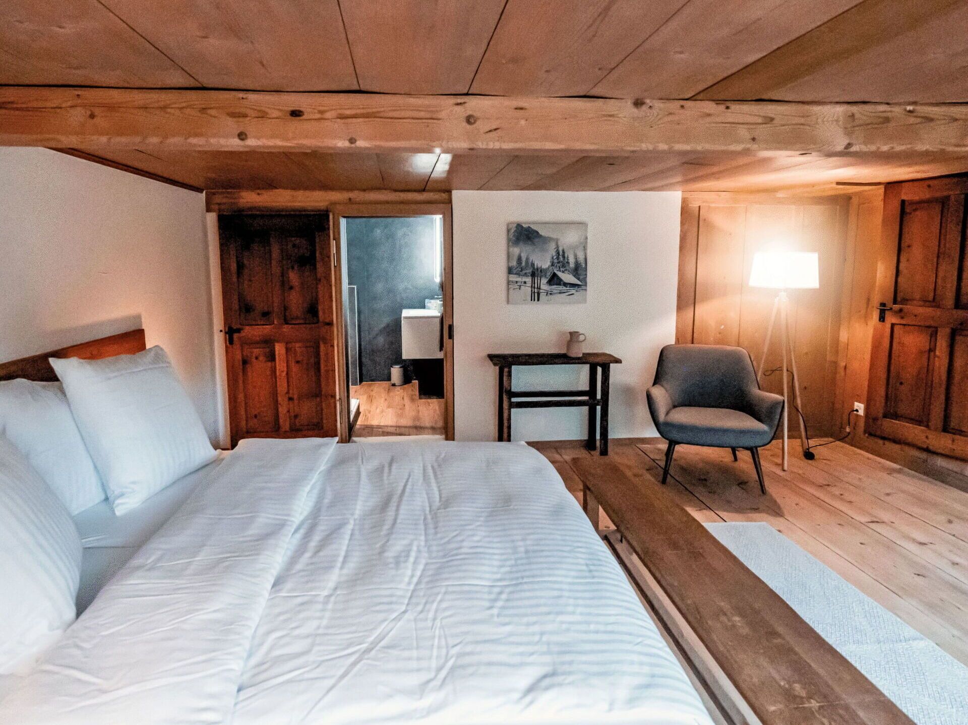 1 bedroom, travel crib, WiFi (free)