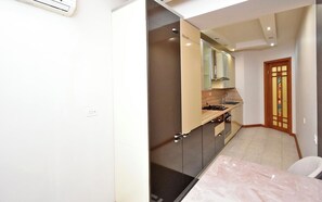 Apartament Comfort, balcó, vistes a la ciutat | Cuina privada