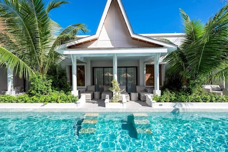 Terrace/patio. Lalynn Resort & Villas