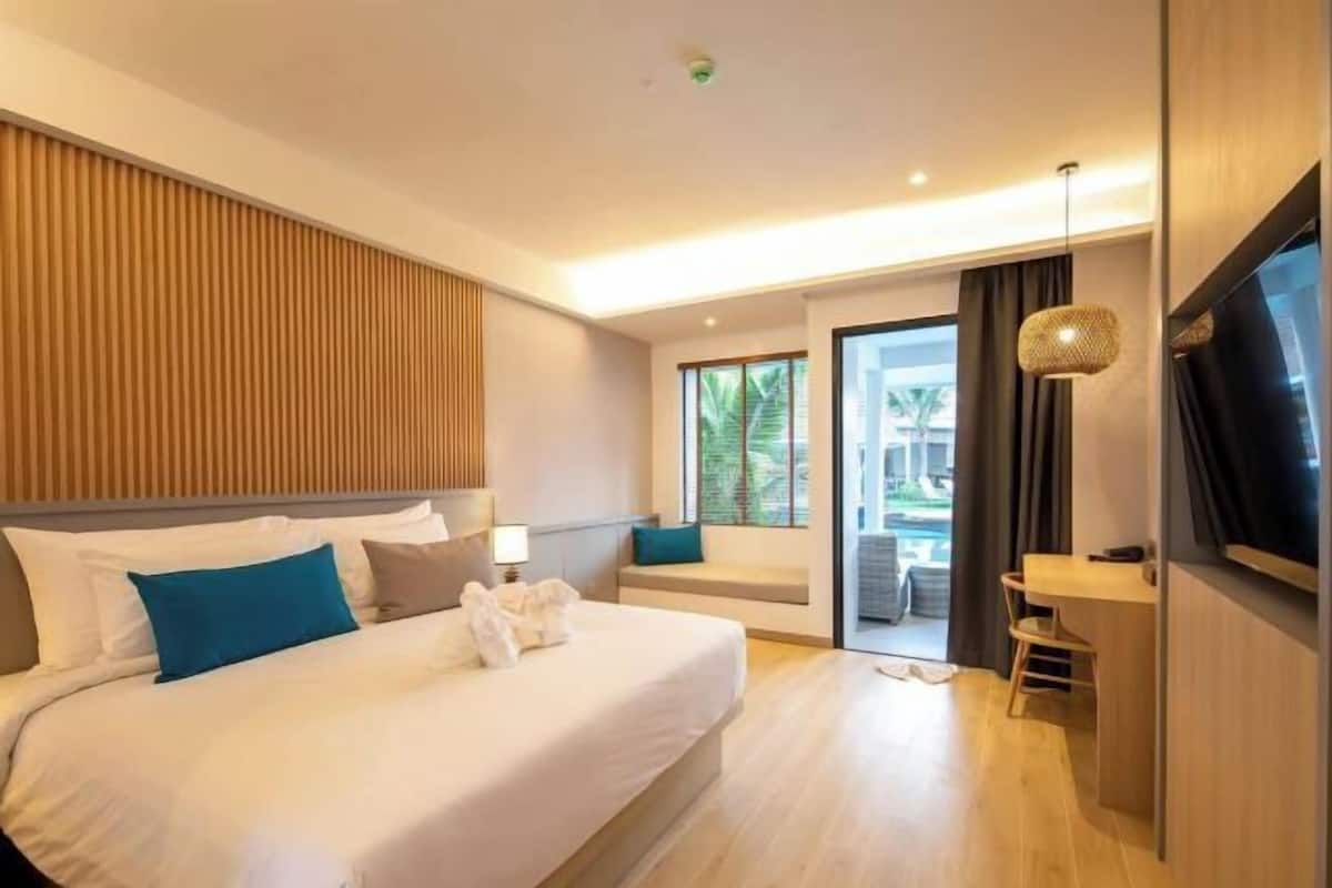 Een bureau, gratis wifi, beddengoed