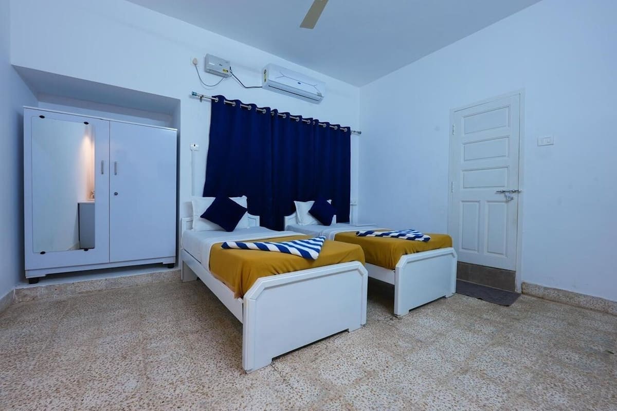 Deluxe Twin Room, 1 Bedroom, Non Smoking, City View | View from room