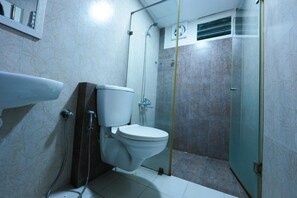 Douche, serviettes fournies