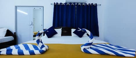 Literie de qualité supérieure, rideaux occultants, Wi-Fi gratuit