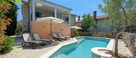 Villa | Piscina | Piscina coperta, piscina all'aperto