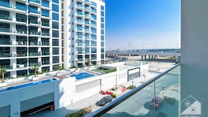 Apartment (0 Bedroom) | Interior - Urban Charm: Studio With Balcony in Riviera (Dubai)