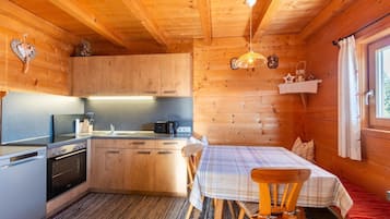 Kühlschrank, Ofen, Herdplatte, Geschirrspüler