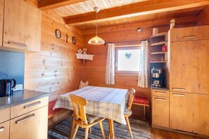 Dining - Chalet Nase at 1700m in the Zillertal (Hippach im Zillertal)