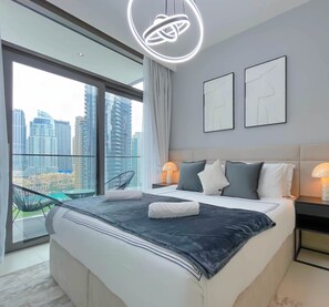 3 bedrooms, iron/ironing board, bed sheets - Burj Crown Luxury 3bedroom Balcony & View (Dubai)