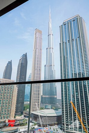 Interior - Burj Crown Luxurious 3bedroom Balcony (Dubai)