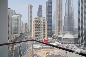 City view - Burj Crown Luxurious 3bedroom Balcony (Dubai)