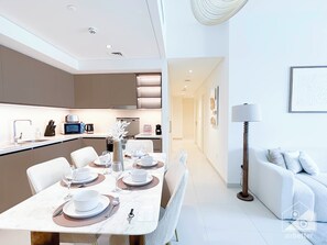 Apartment (4 Bedrooms) | Interior - Exclusive Burj Crown 4b Balcony City Views (Dubai)