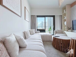 Apartment (4 Bedrooms) | Interior - Exclusive Burj Crown 4b Balcony City Views (Dubai)