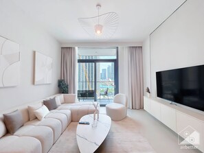 Apartment (4 Bedrooms) | Wohnzimmer