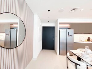 Apartamento (4 Bedrooms) | Cozinha privada | Micro-ondas, fogão, cooktop, chaleira elétrica