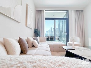 Apartamento (4 Bedrooms) | Sala de estar