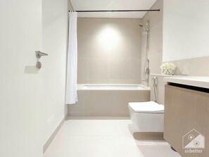 Lägenhet (4 Bedrooms) | Badrum | Dusch