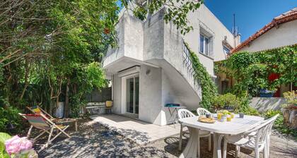 Le Cocon - With its shaded & private terrace - Close to the train station and the Arena