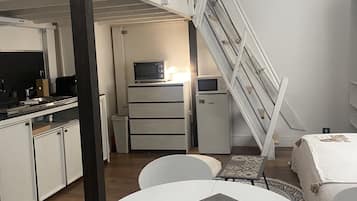 1 slaapkamer, een strijkplank/strijkijzer, wifi, beddengoed