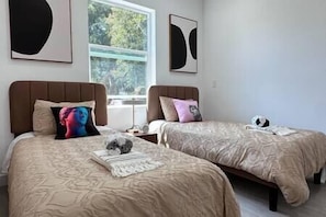 3 chambres, fer et planche Ă repasser, Wi-Fi, draps fournis
